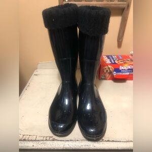 Women’s Kamik rain boots